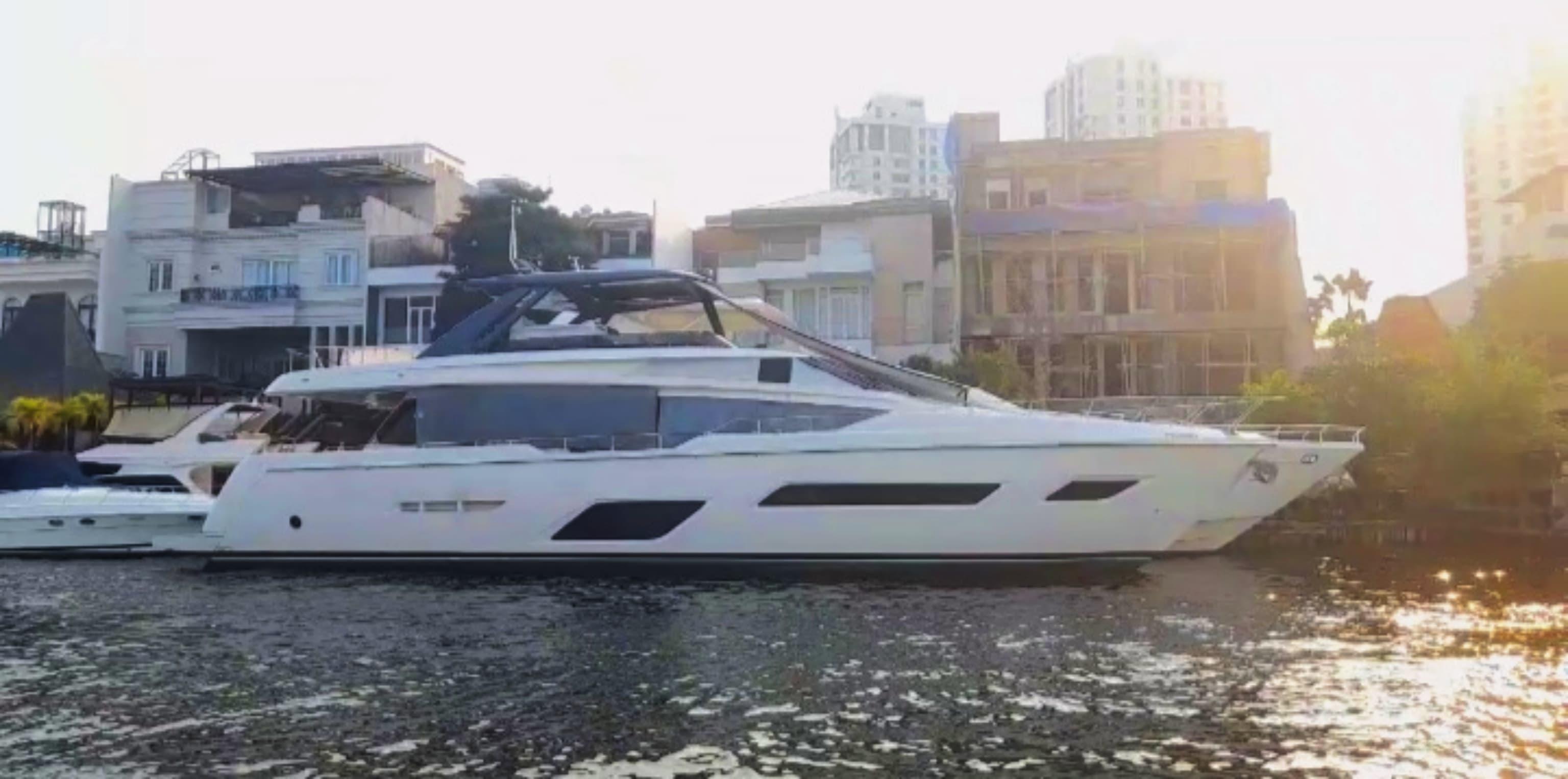2018 Ferretti Yachts 780