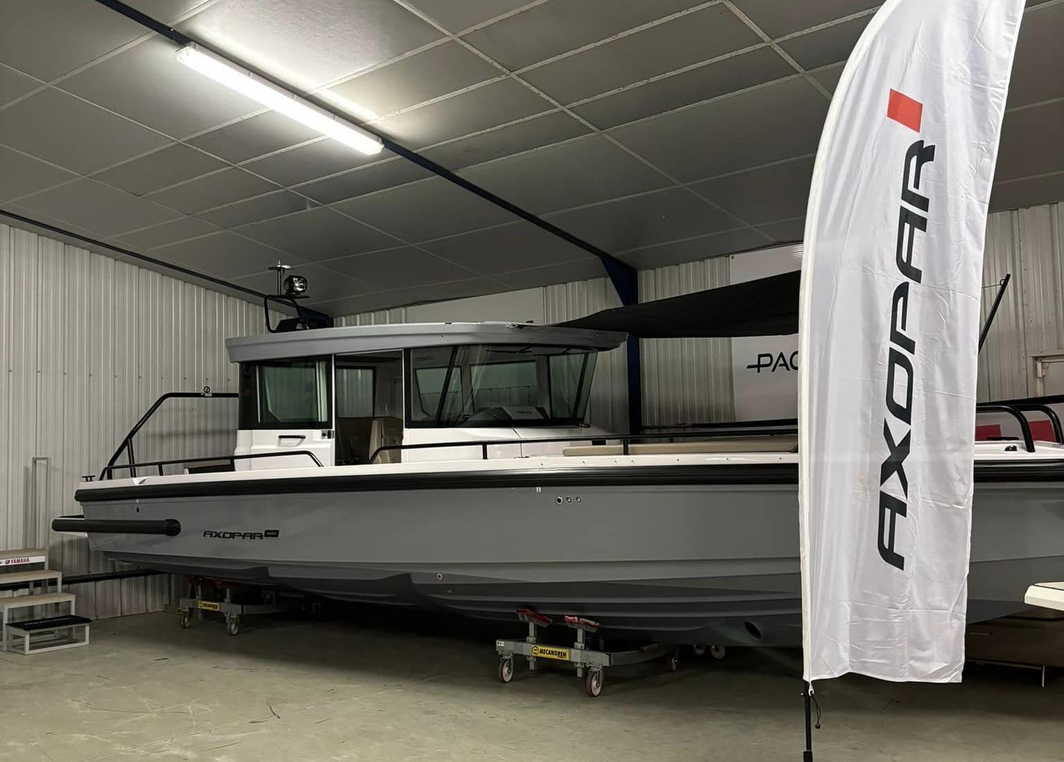 Axopar 28 Cabin
