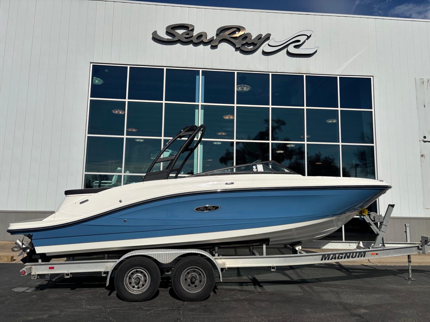 2025 Sea Ray SPX 230