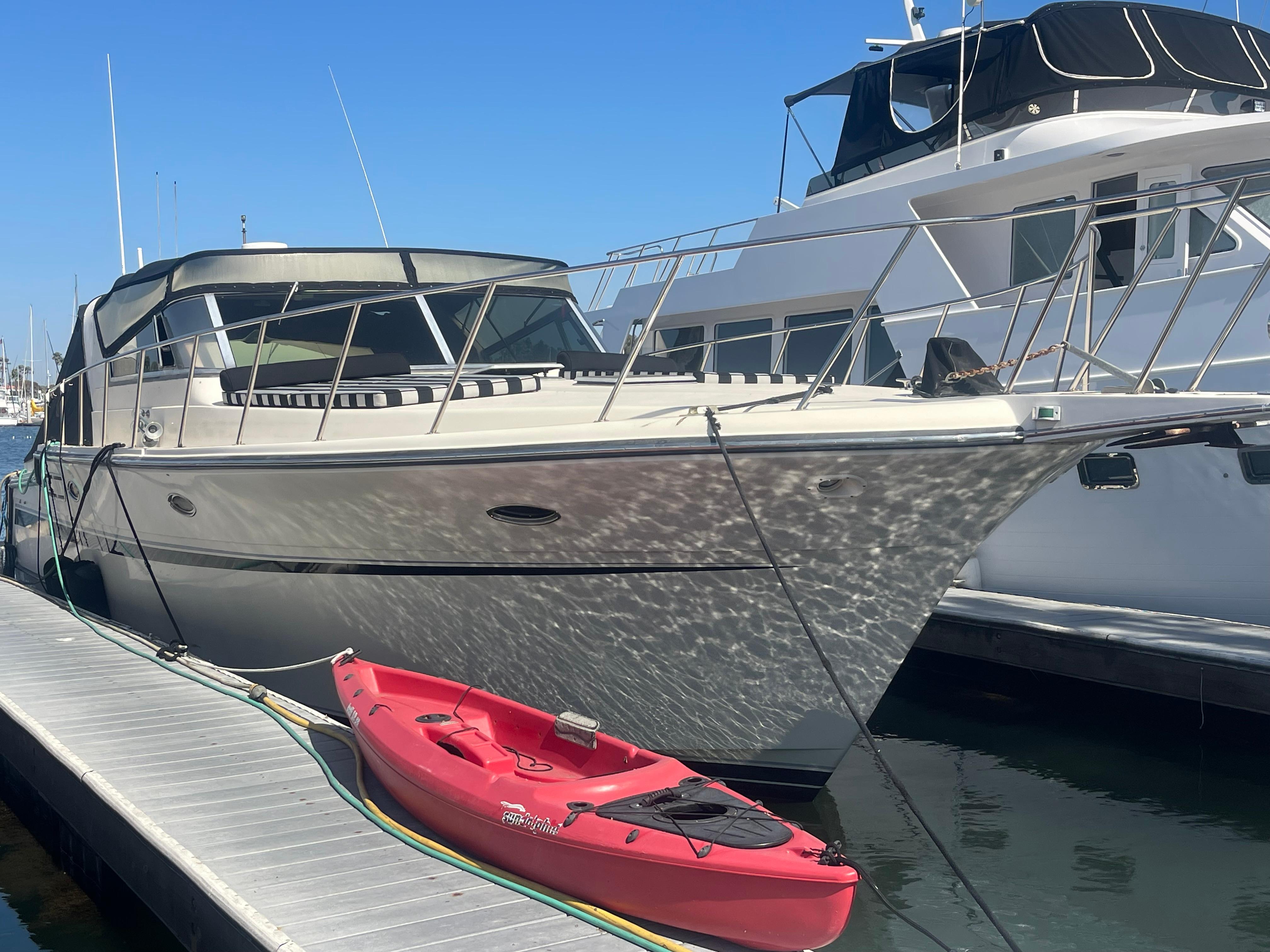 1988 Californian express cruiser
