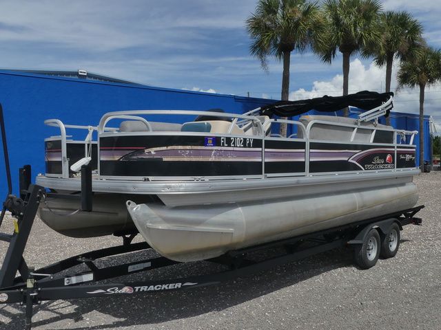 2015 Sun Tracker Fishin' Barge 20 DLX