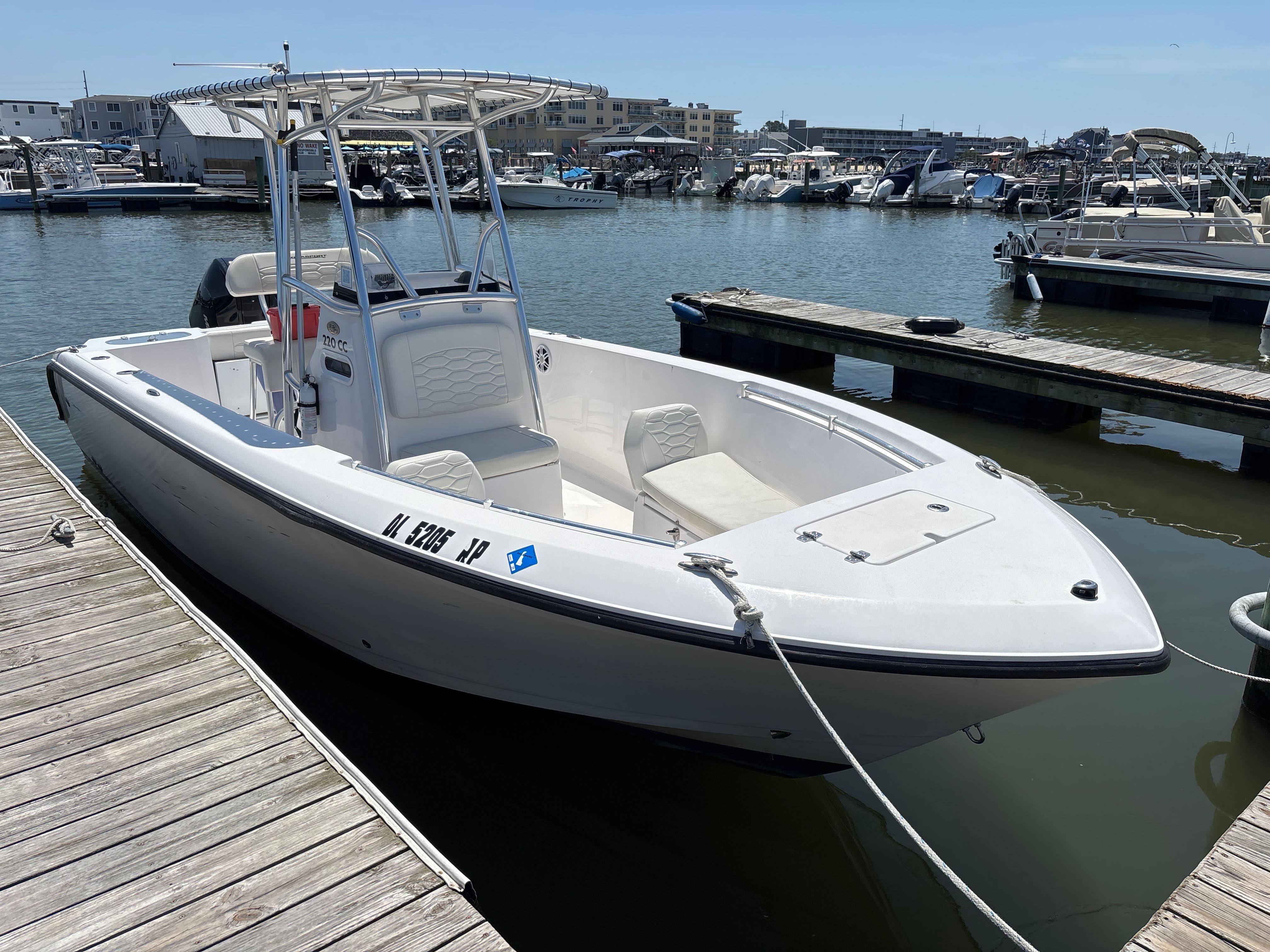 2024 Aquasport 2200 Center Console