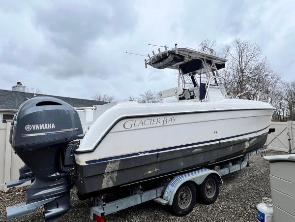 2000 Glacier Bay 260 Canyon Runner