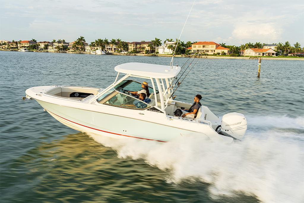 2026 Boston Whaler 240 Vantage