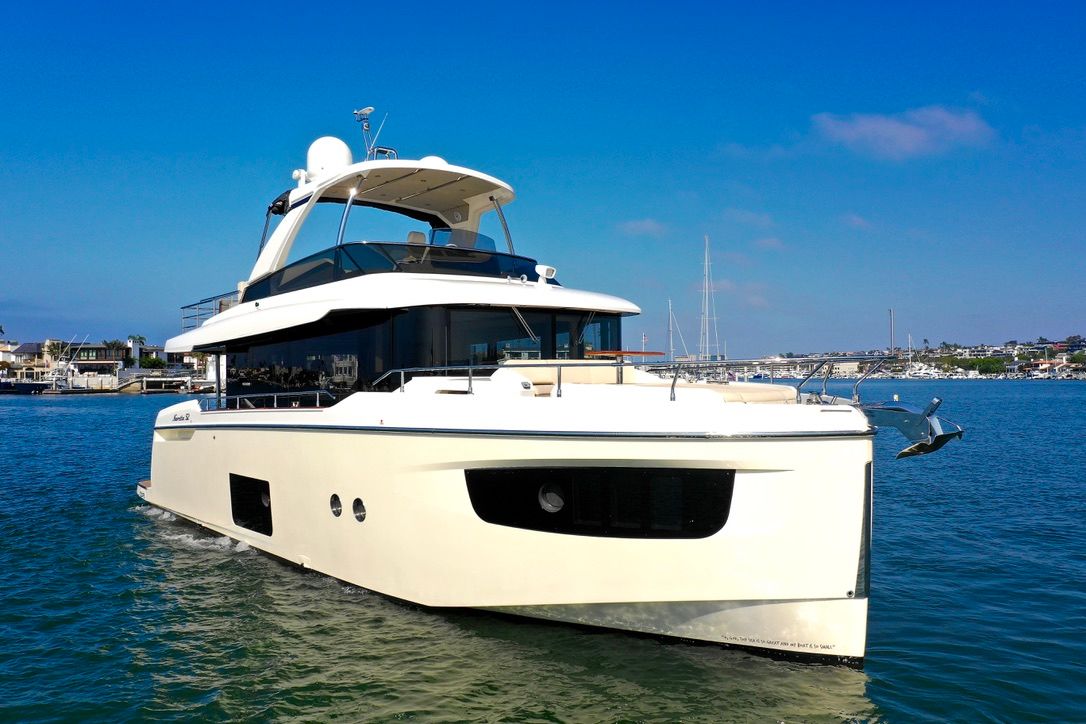 2017 Absolute NAVETTA 52
