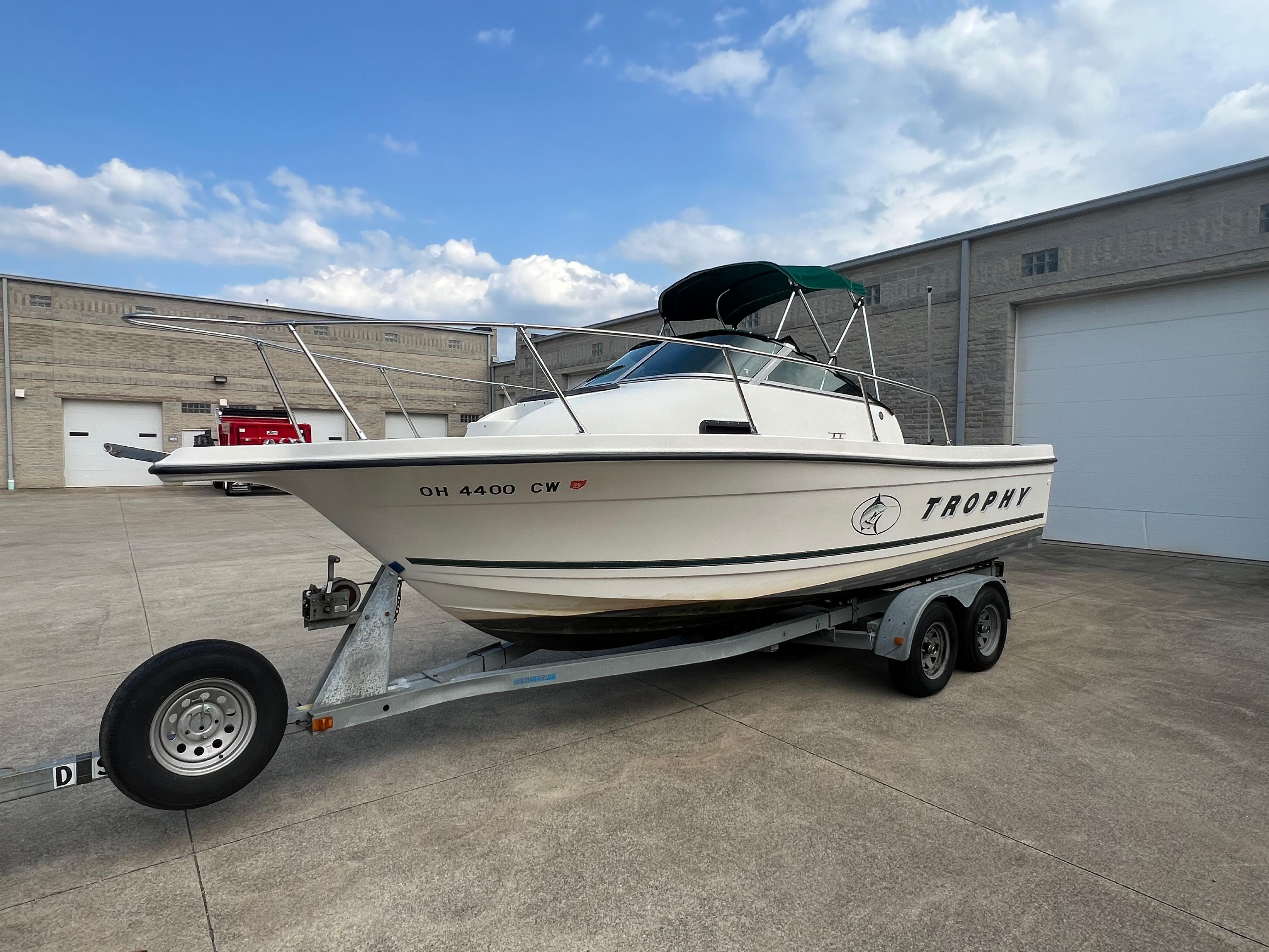 2000 Bayliner 2052 Trophy