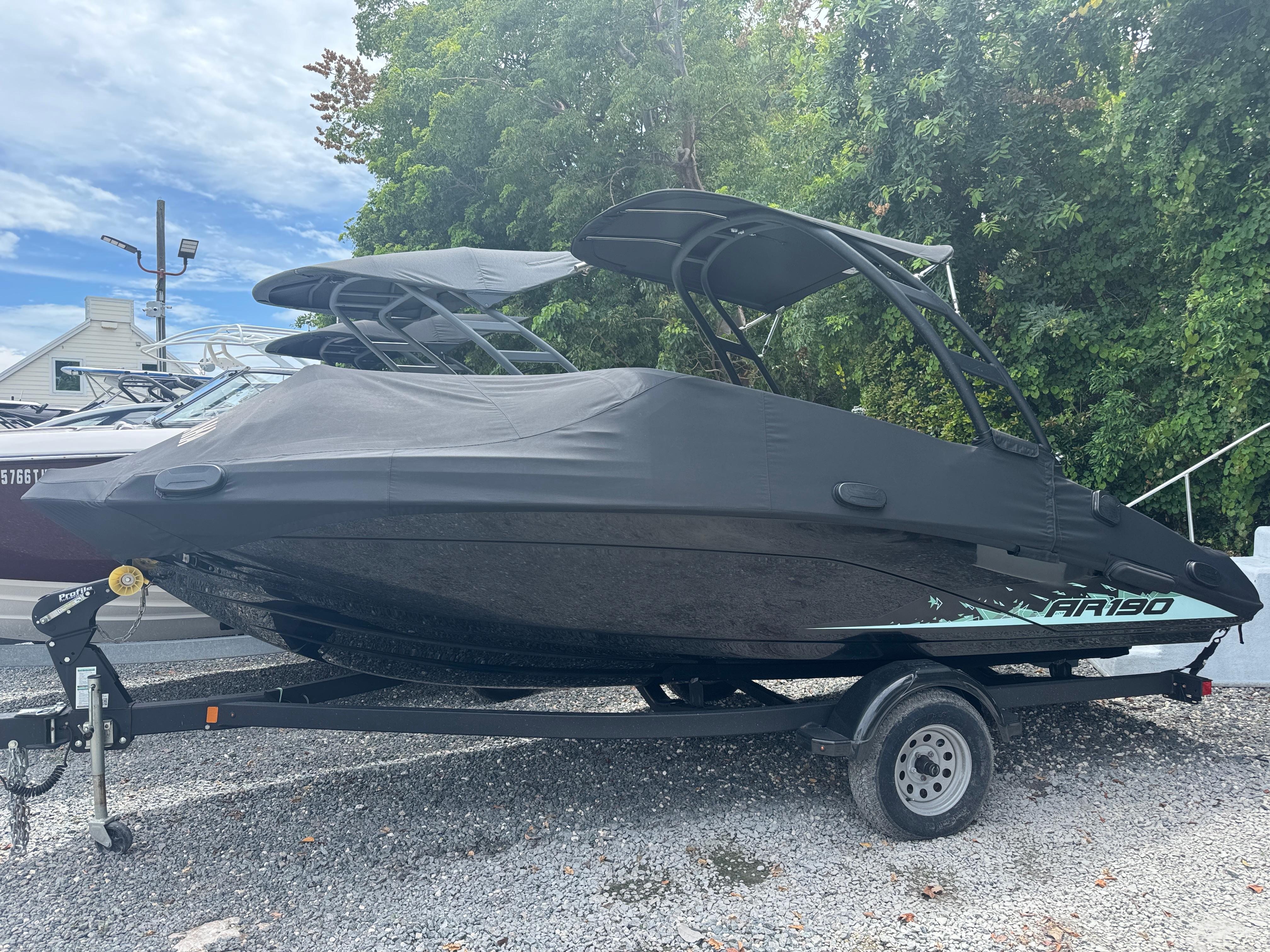 2023 Yamaha Boats AR190