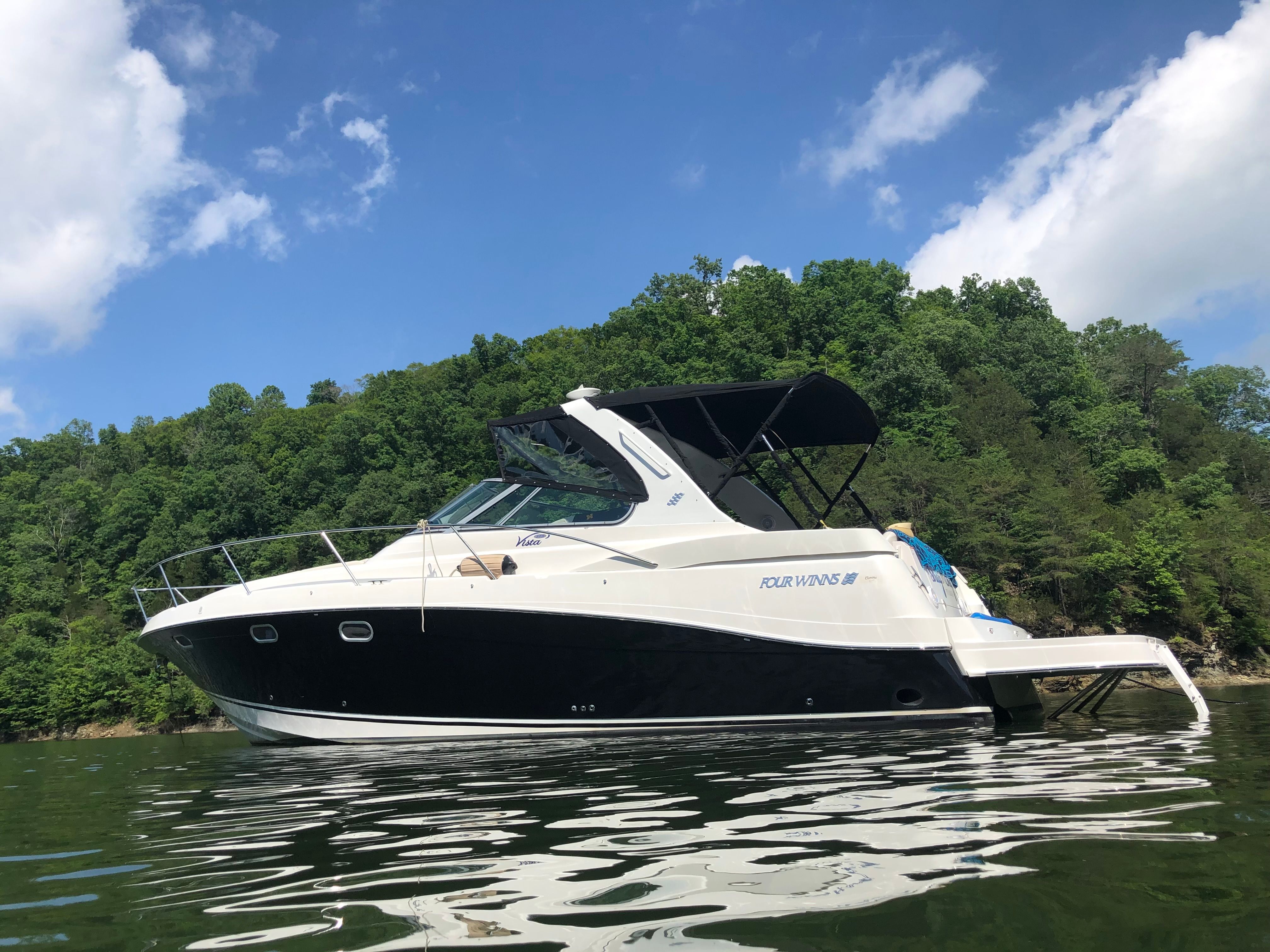 2003 Four Winns 378 Vista