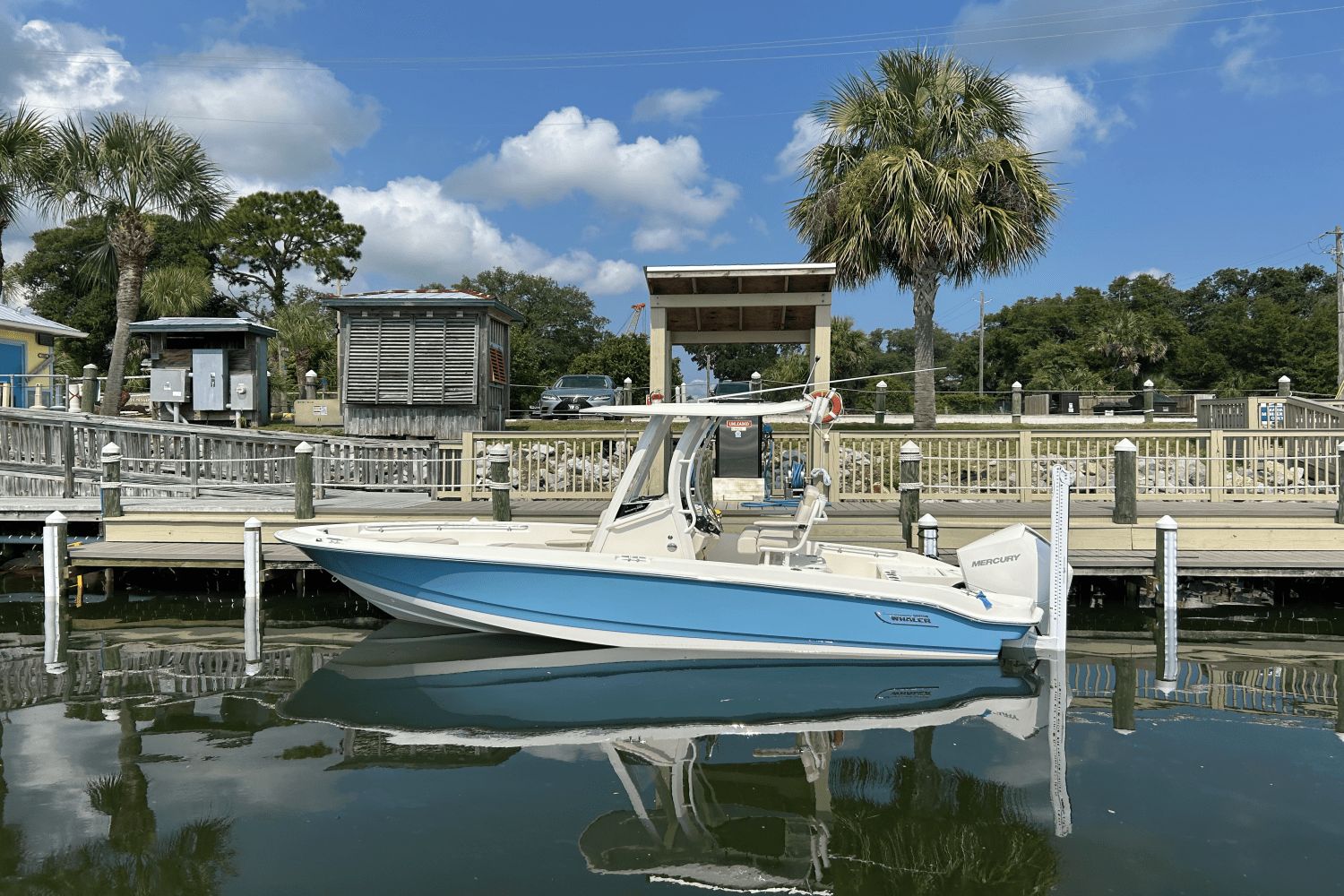 2026 Boston Whaler 220 Dauntless