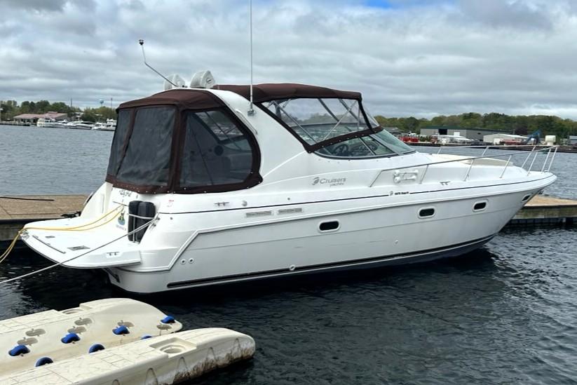 1999 Cruisers Yachts 3375 Esprit