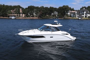 2025 Sea Ray 320 Sundancer