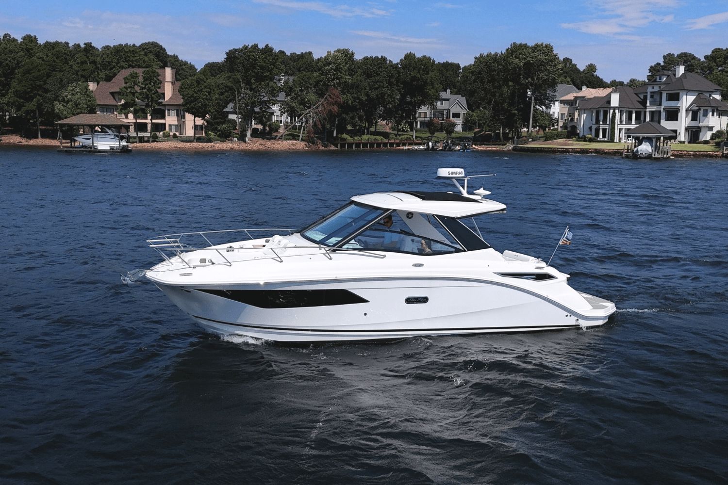 2025 Sea Ray 320 Sundancer