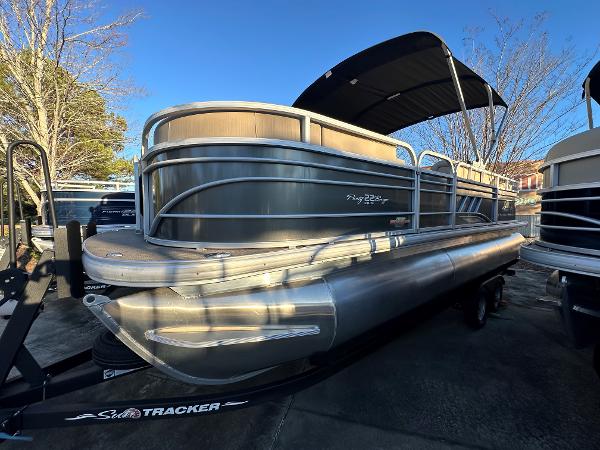 2023 Sun Tracker Party Barge 22 RF XP3