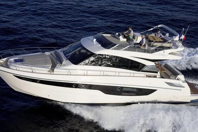 2020 Cayman Yachts S520