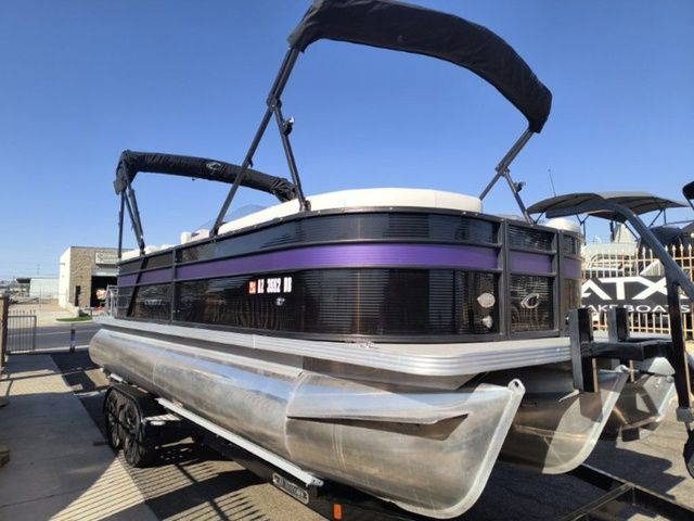 2022 Crest Classic DLX 220 SLC
