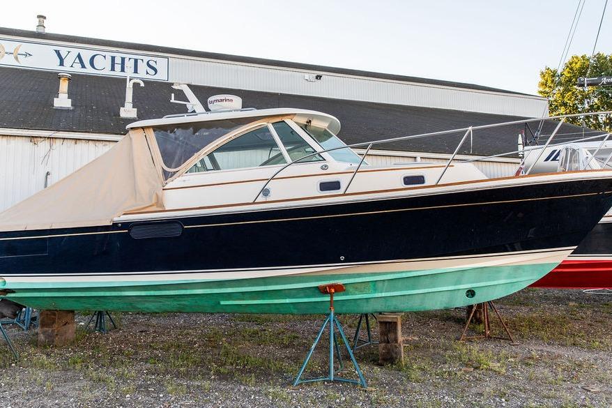 2008 Hunt Yachts Surfhunter 29