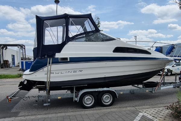1990 Bayliner 2155 Trailer u.v.m