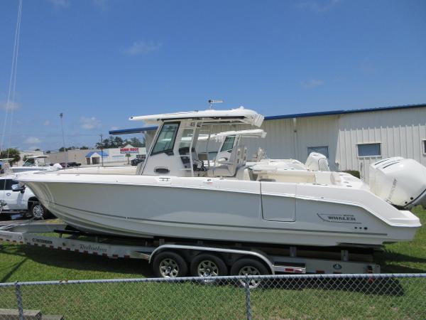 2023 Boston Whaler 33 OUTRAGE