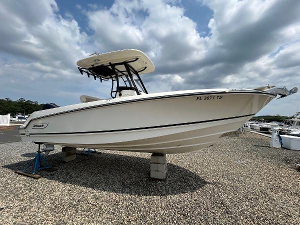 2024 Boston Whaler 230 Outrage