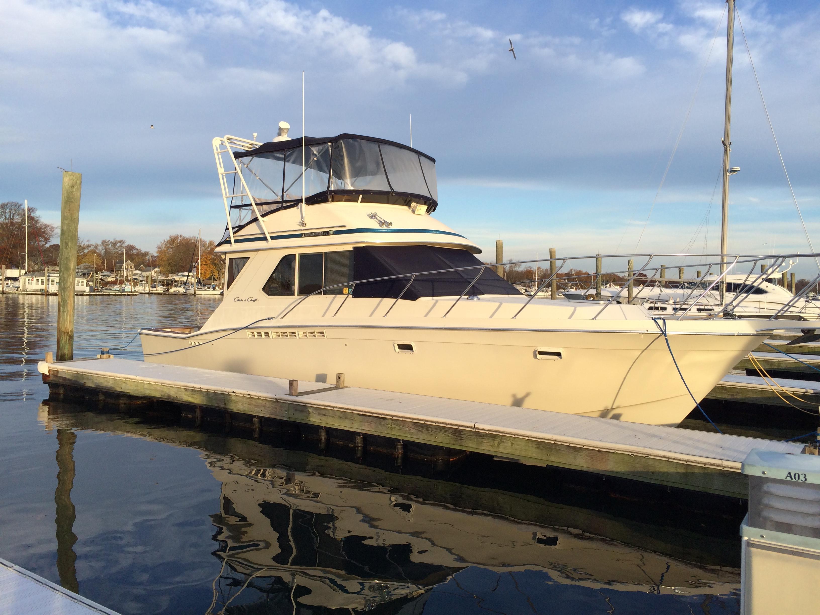 1986 Chris-Craft Commander 392