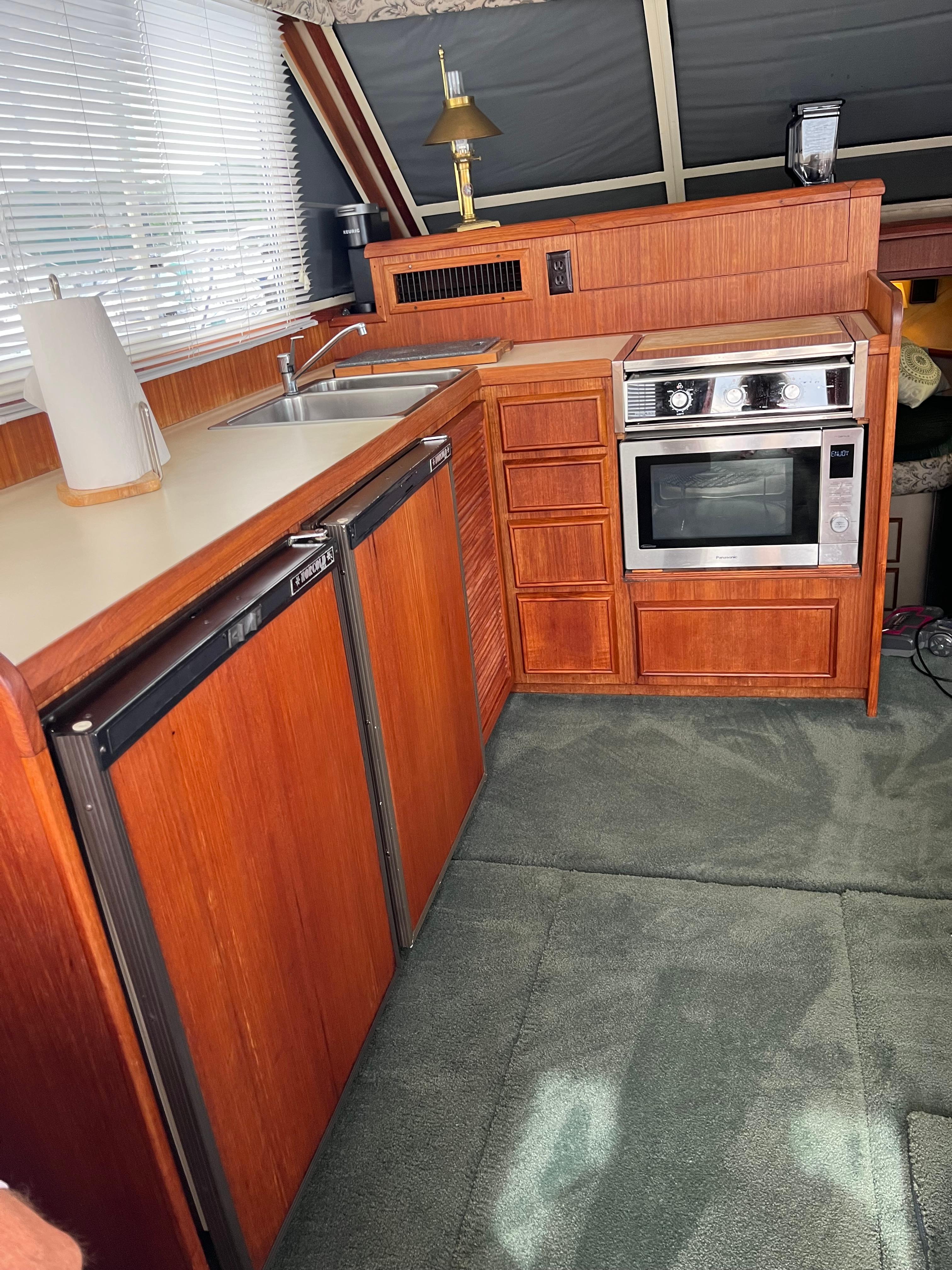 1986 Chris-Craft Commander 392