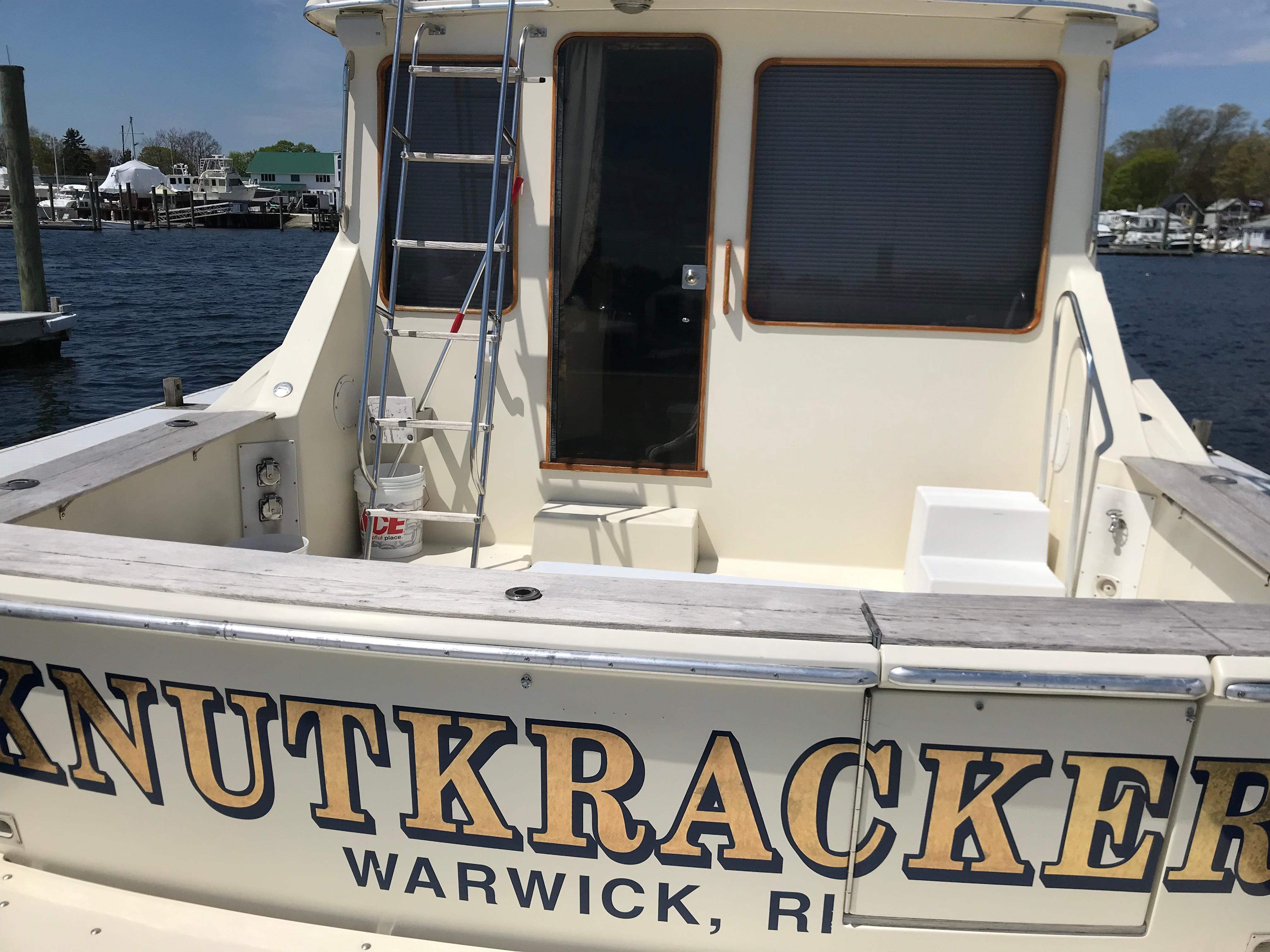 1986 Chris-Craft Commander 392