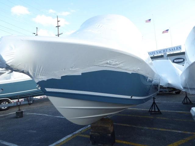 2025 Cobia 220 CC