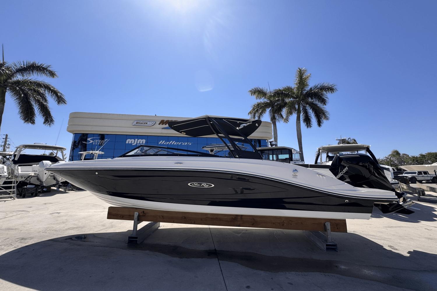 Sea Ray SPX 230 Outboard