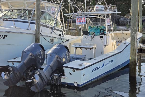 1988 Ocean Master 31 Center Console