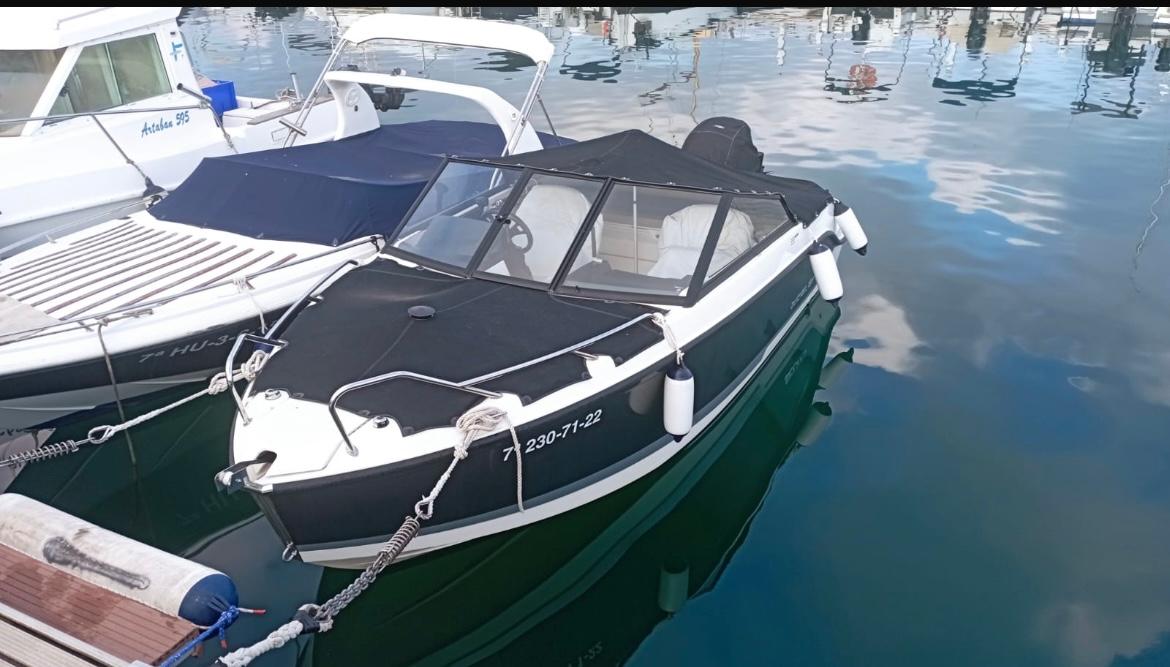 2022 Quicksilver Activ 555 Bowrider