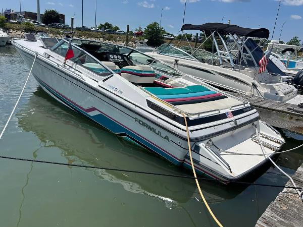 Formula 27 SR1 PORT STERN
