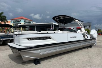 2026 Avalon 2785 Excalibur LTD, Windshield Quad Lounger, Twin Mercury 400hp V-10's