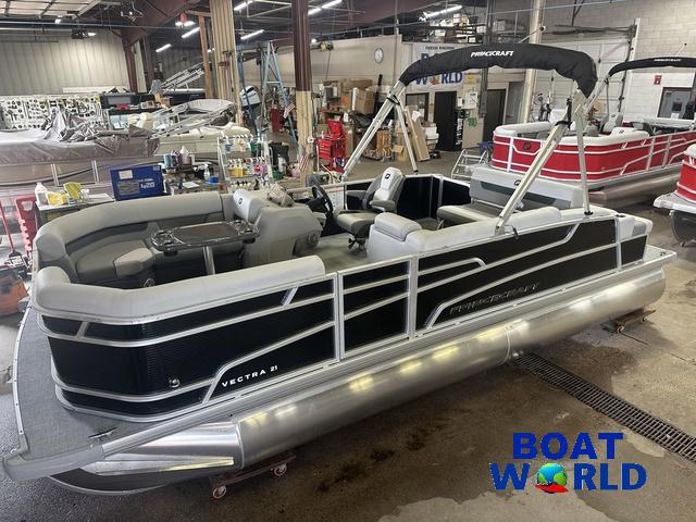 Princecraft Vectra 21 RL Swingback Lounge Pontoon & Mercury 4-