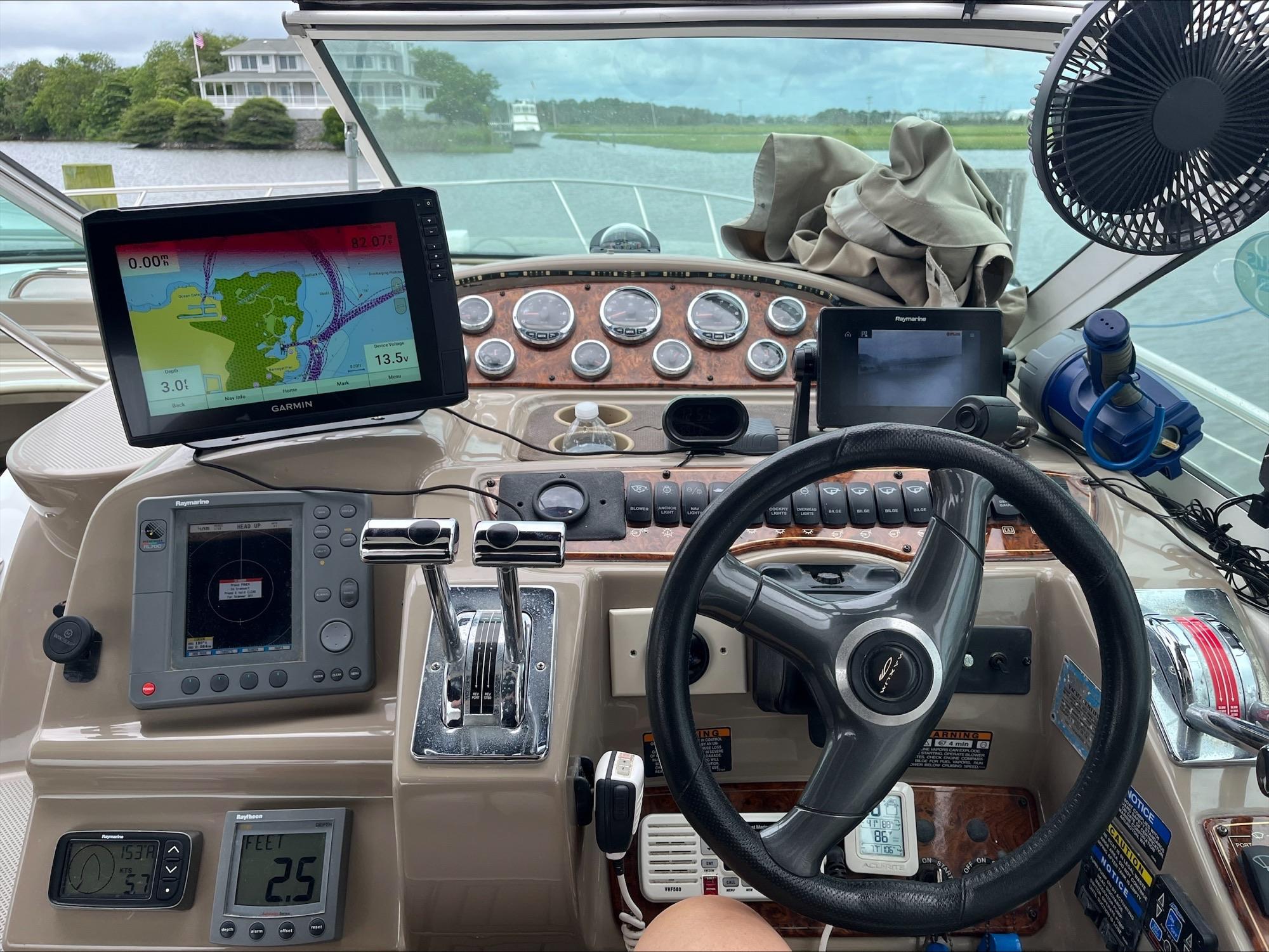 2001 Maxum 3500 SCR