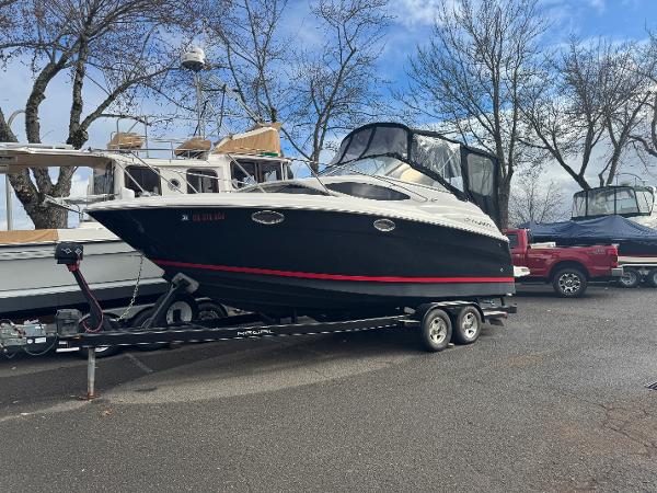 Regal 2565 Express Cruiser