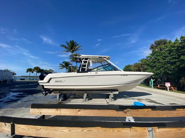 2018 Boston Whaler 270 Vantage