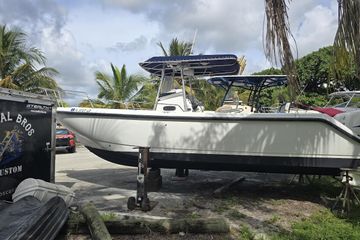 2000 Boston Whaler 260 Outrage