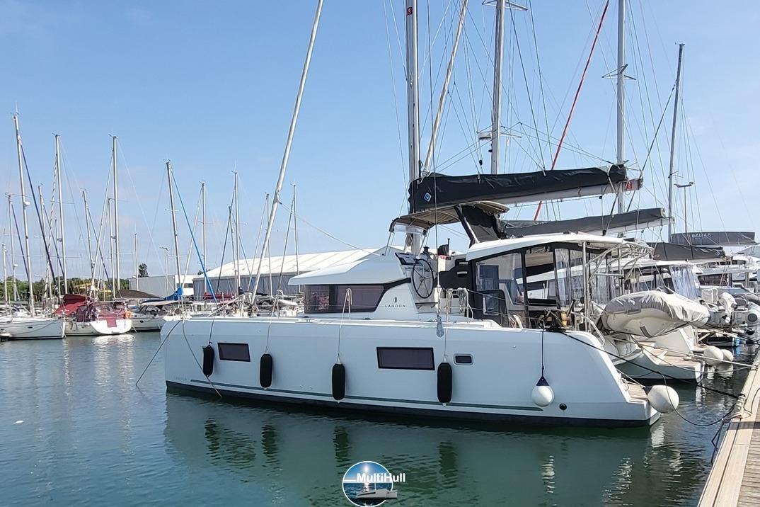 2022 Lagoon 42