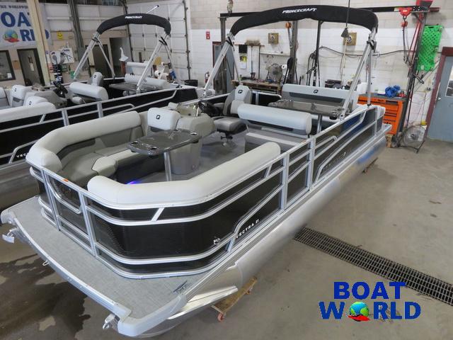 2025 Princecraft Vectra 21 RL Dinette Swingback Pontoon & Mercury 4