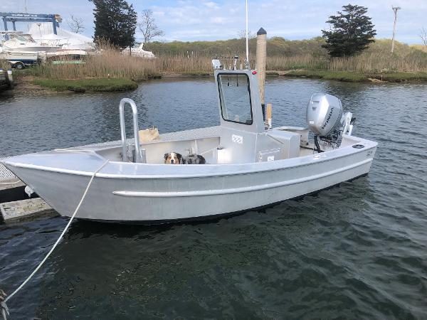 2021 Custom 19 CENTER CONSOLE