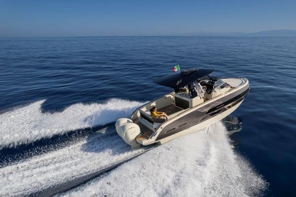 Invictus GT 320 S Invictus Yacht GT370S