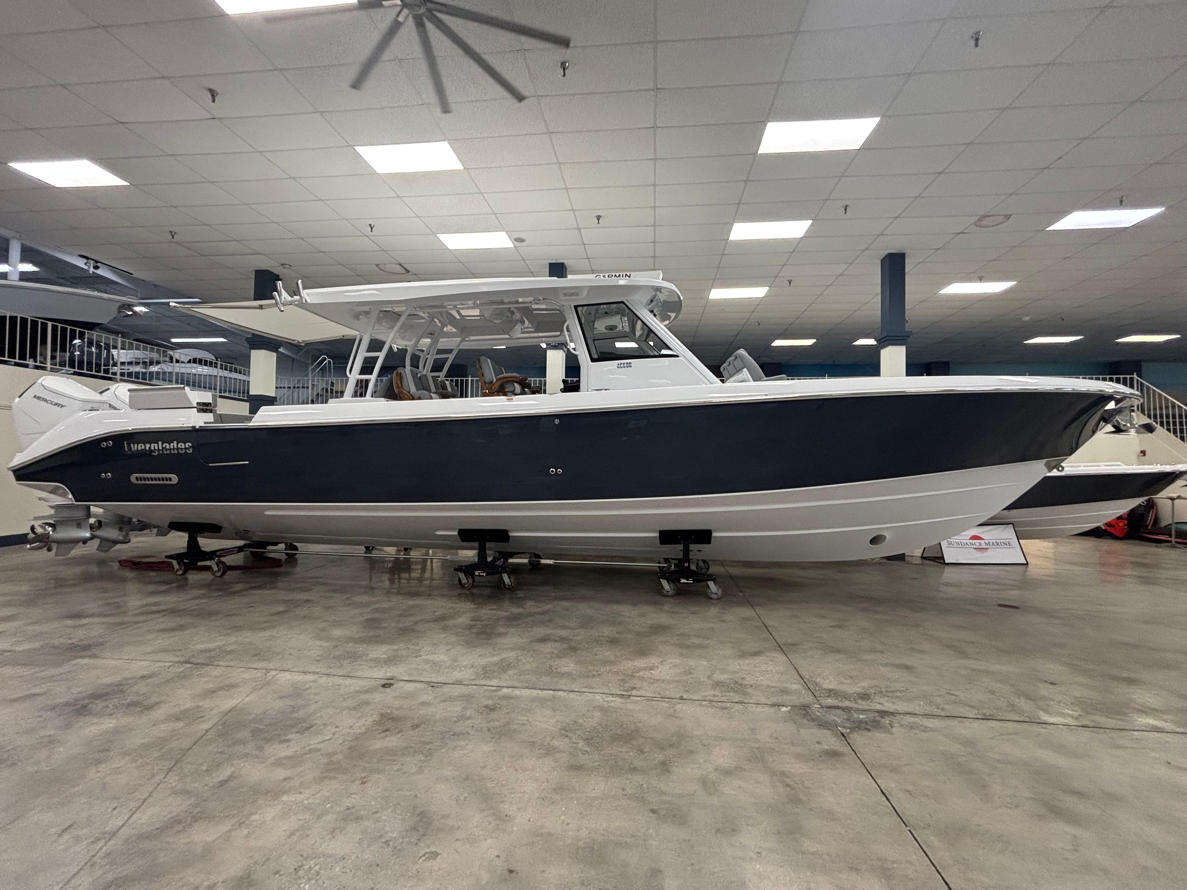 2025 Everglades 455 CC