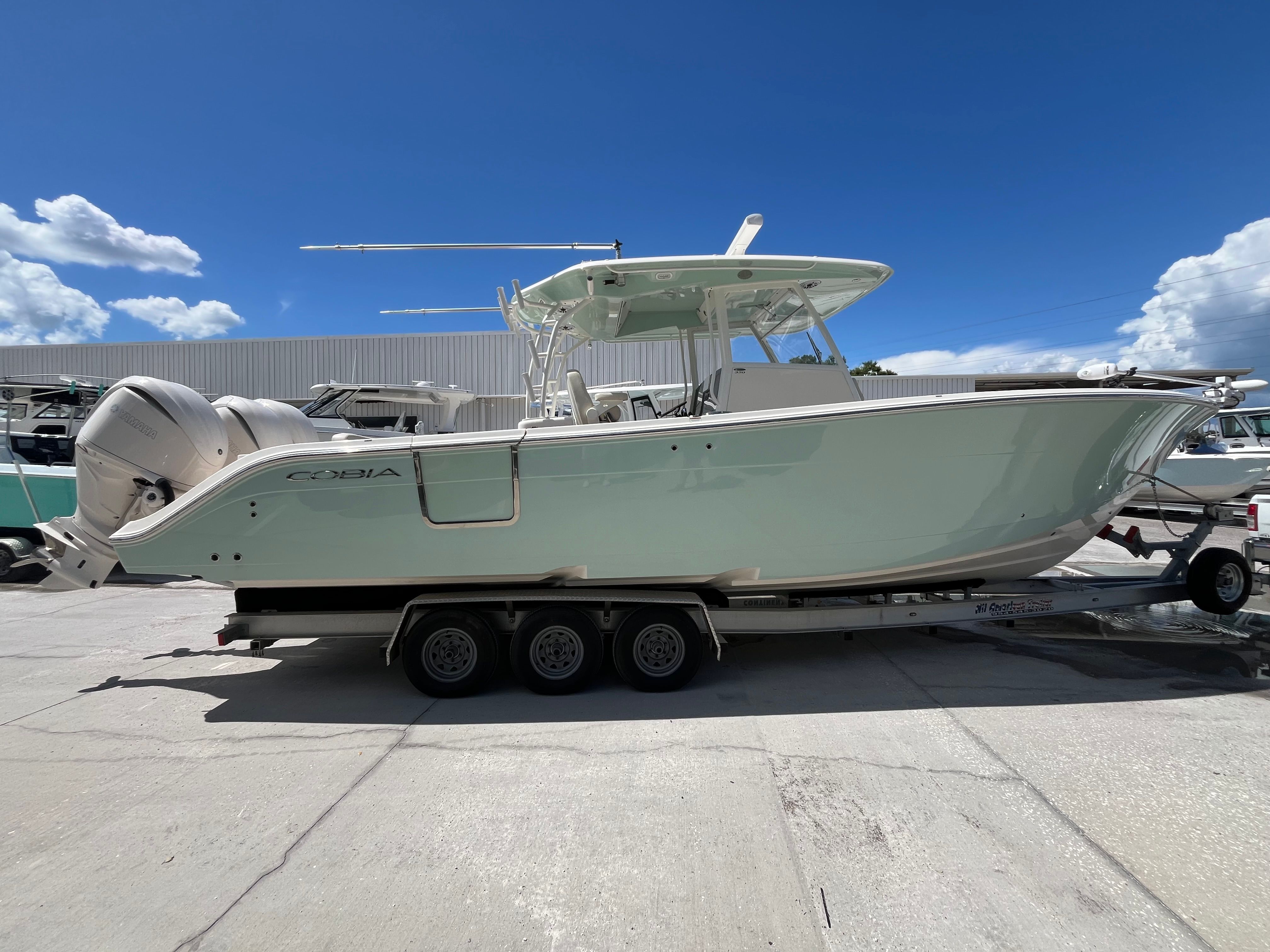 2022 Cobia 350 CC