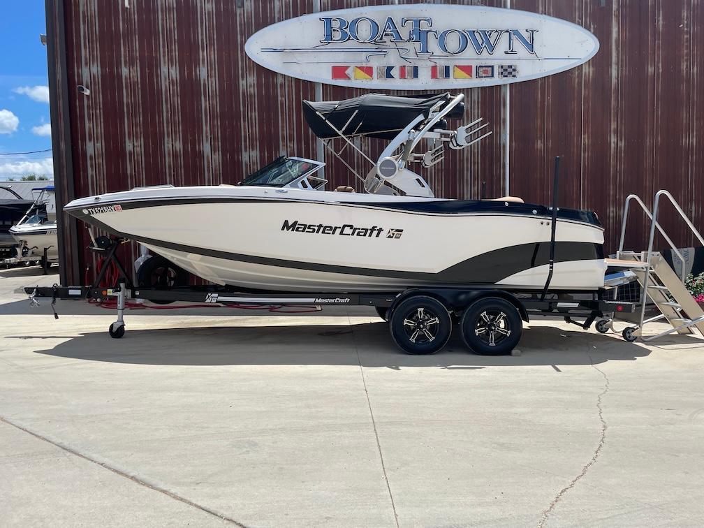 2020 MasterCraft XT22