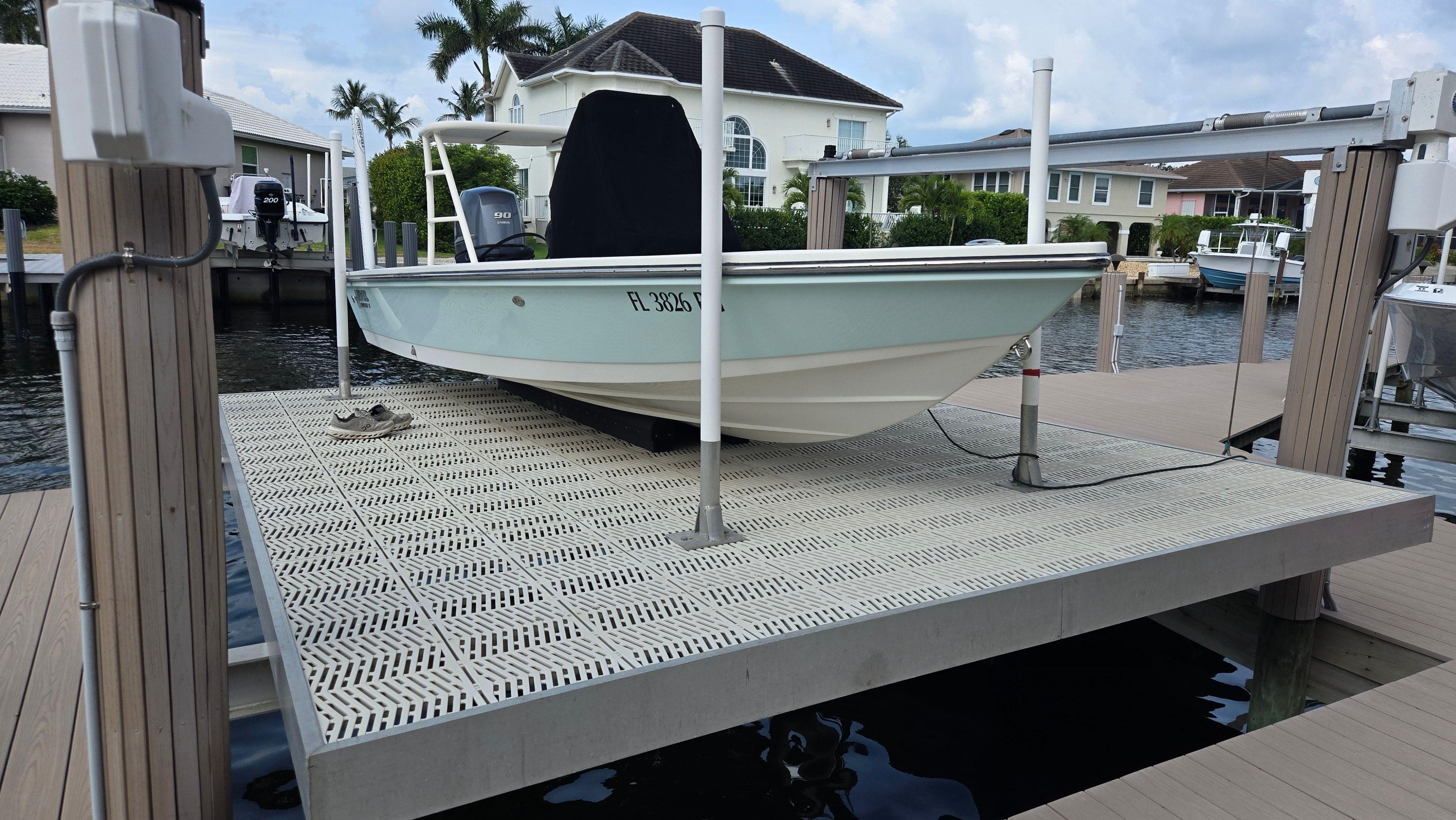 2016 Hewes Redfisher 16