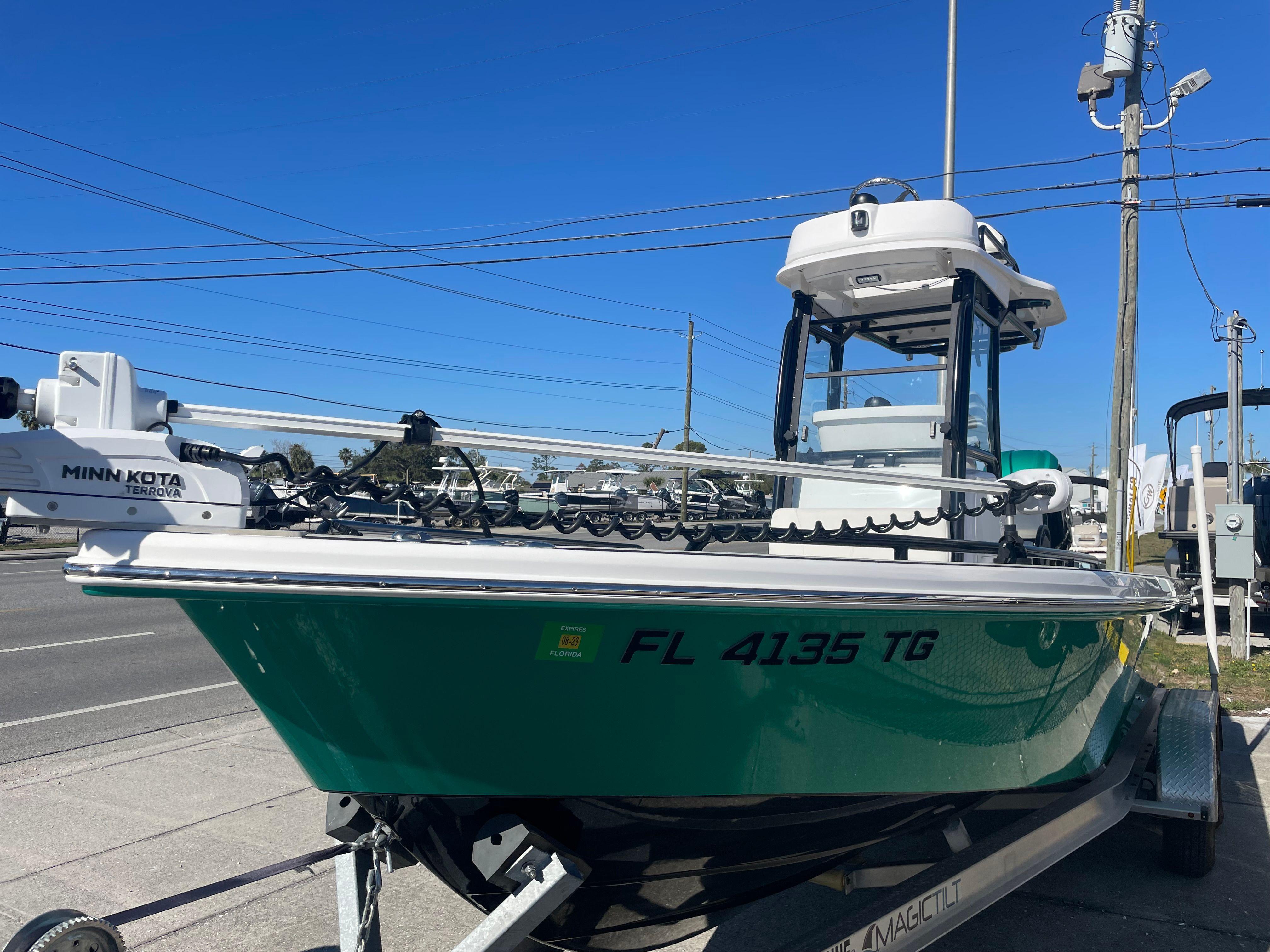 2022 Everglades 243 CC