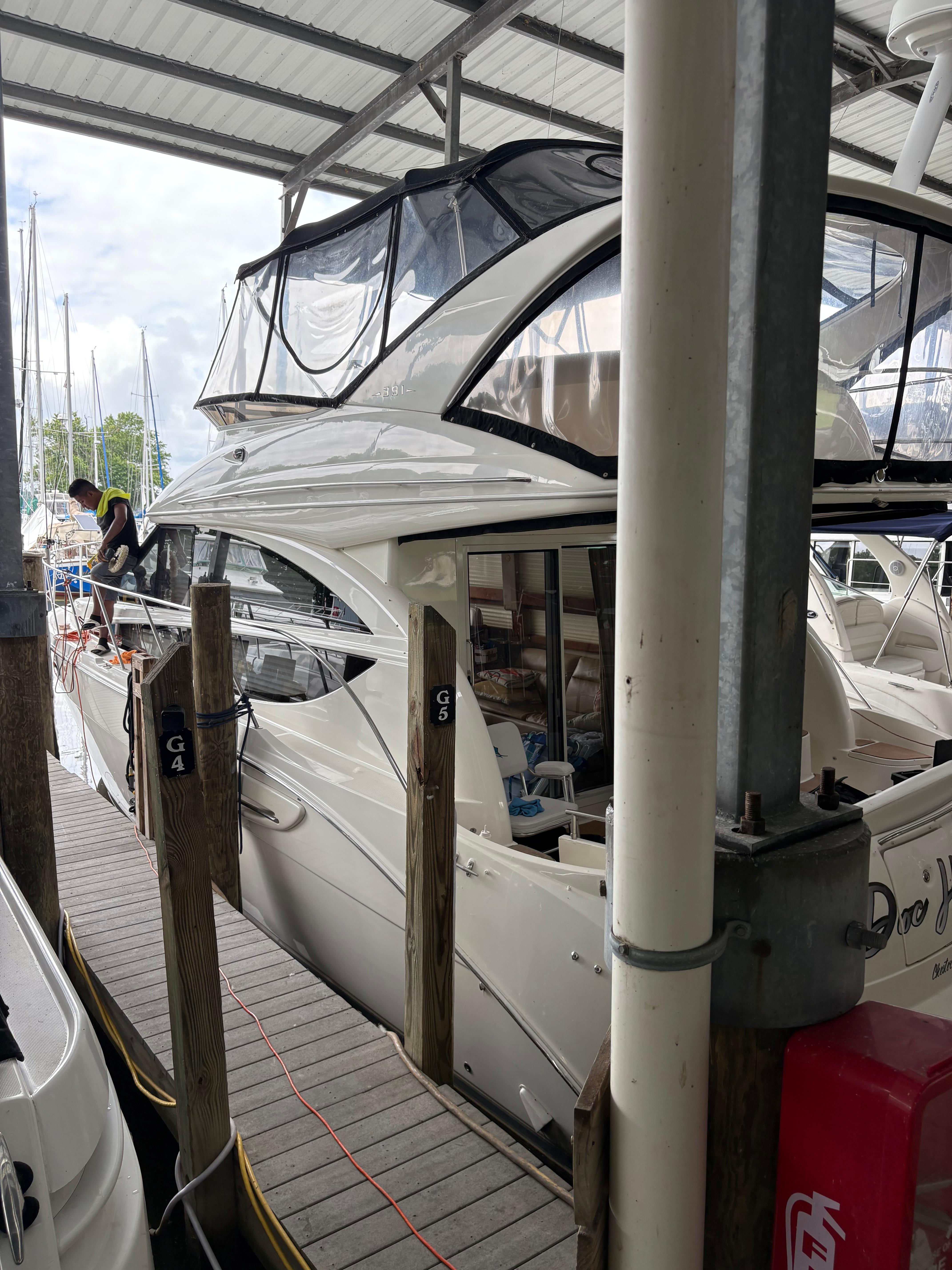 2006 Meridian Fly Bridge Convertible