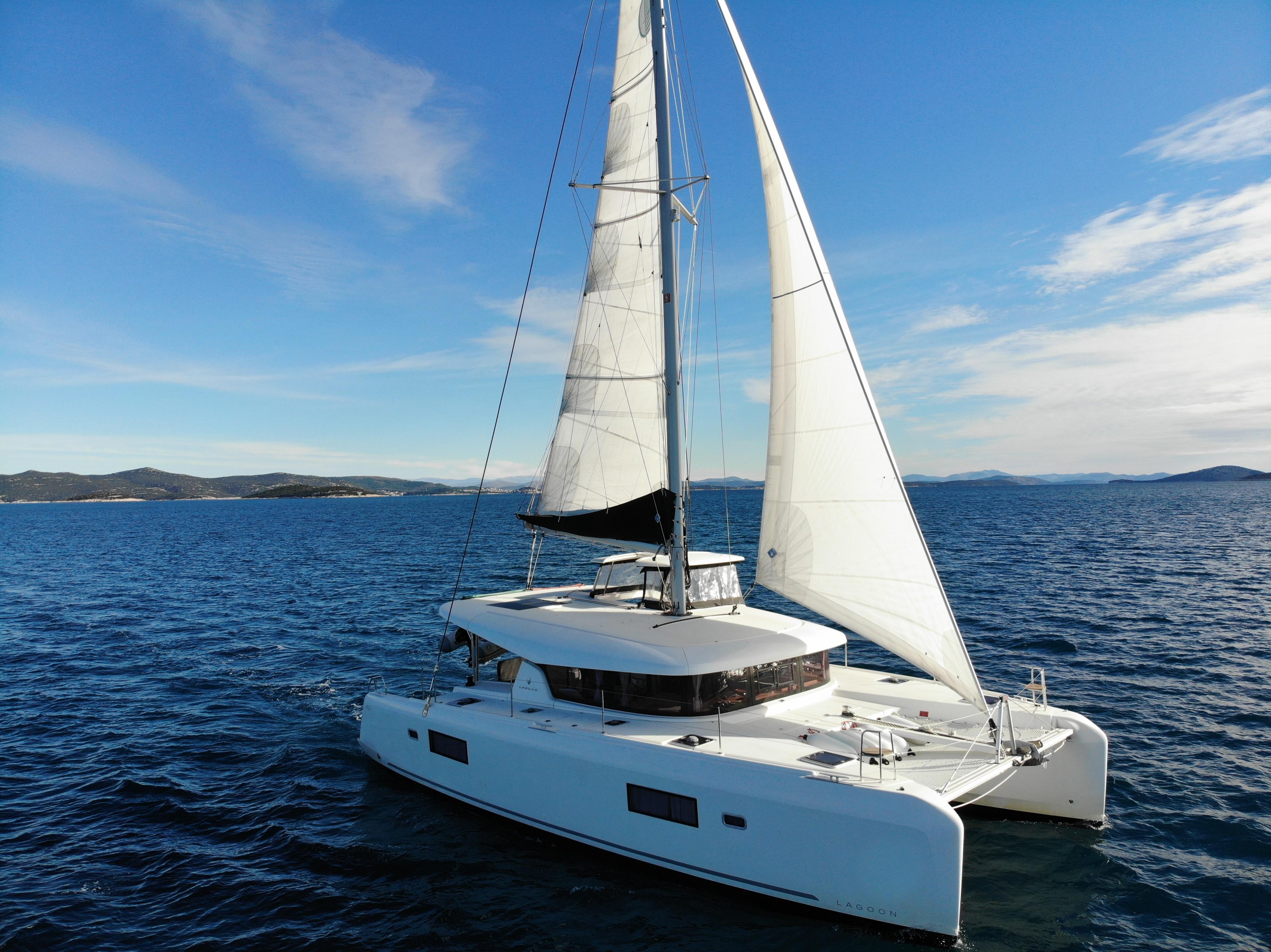 2019 Lagoon 42