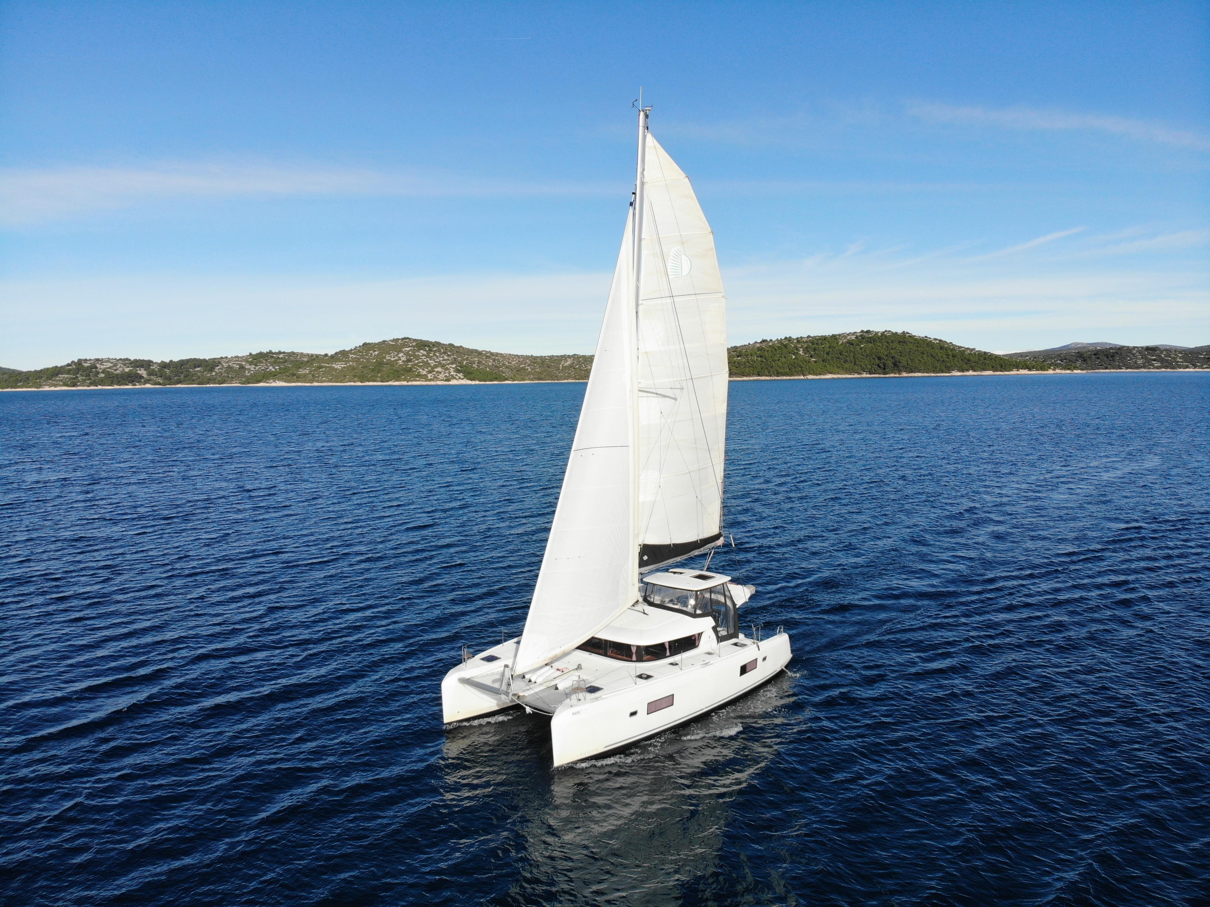 2019 Lagoon 42
