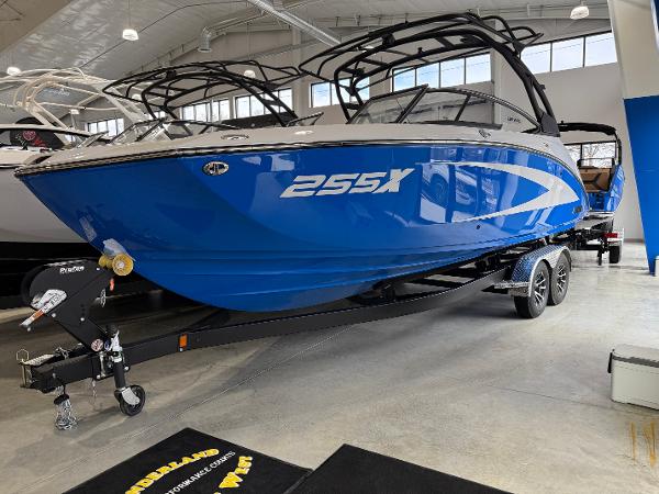 2025 Yamaha Boats 255XD